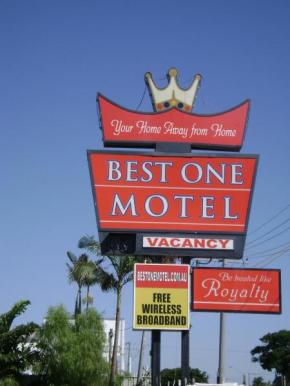 Гостиница Best One Motel  Рокхемптон